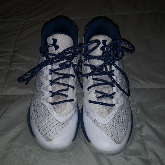 Under Armour Curry's - Picture 2 of 5